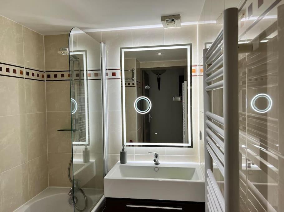 Luxury 3 Piece Garden Apartment In Cannes Marina Mandelieu La Napoule Ngoại thất bức ảnh